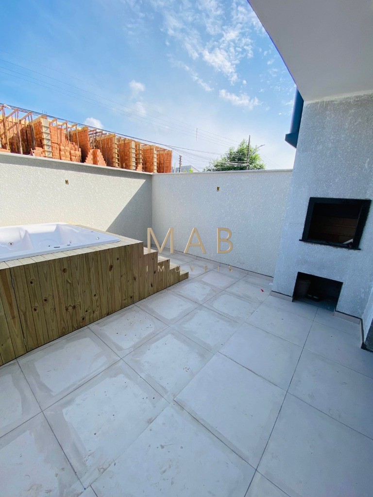 Excelente oportunidade: Casa à venda em Florianópolis-SC, bairro Ingleses do Rio Vermelho, 2 suítes MASTER, sala estar/jantar e muito mais!