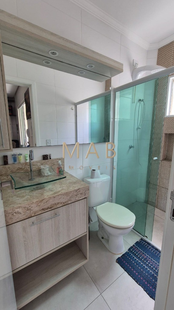 Apartamento SEMIMOBILIADO à venda em Florianópolis-SC, Ingleses do Rio Vermelho: 2 quartos sendo 1 suíte, 77m², 1 vaga na garagem!