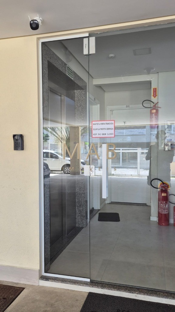 Apartamento SEMIMOBILIADO à venda em Florianópolis-SC, Ingleses do Rio Vermelho: 2 quartos sendo 1 suíte, 77m², 1 vaga na garagem!