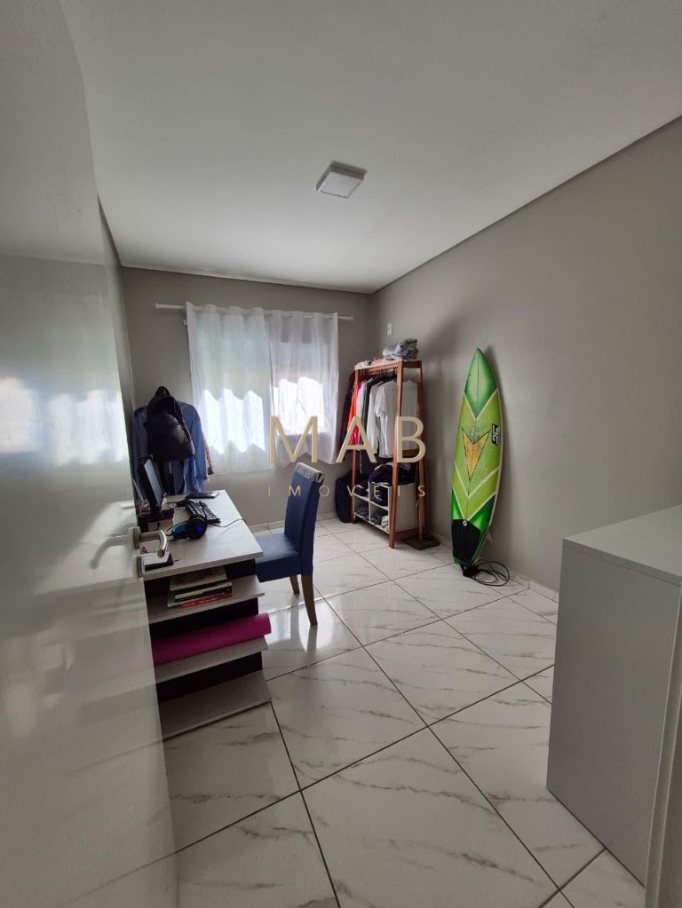 Imperdível! Apartamento à venda em Ingleses Norte, Florianópolis-SC: 2 quartos, 1 suíte, 1 sala, 2 banheiros, 2 vagas de garagem.