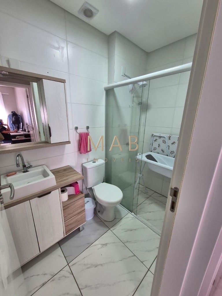 Imperdível! Apartamento à venda em Ingleses Norte, Florianópolis-SC: 2 quartos, 1 suíte, 1 sala, 2 banheiros, 2 vagas de garagem.