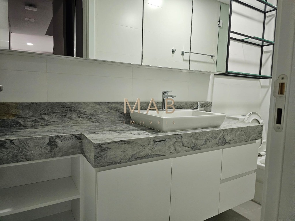 Apartamento DUPLEX com 3 Dormitórios sendo 1 Suíte à Venda em Região NOBRE do Bairro Ingleses - Florianópolis SC!