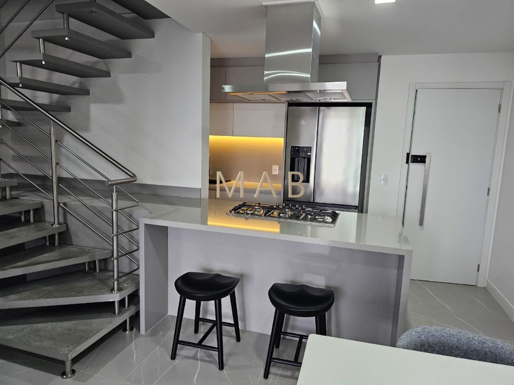 Apartamento DUPLEX com 3 Dormitórios sendo 1 Suíte à Venda em Região NOBRE do Bairro Ingleses - Florianópolis SC!