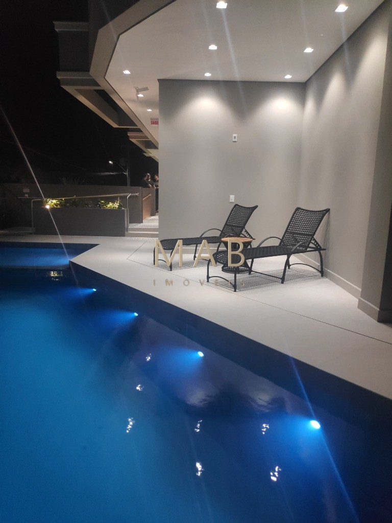 Apartamento DUPLEX à Venda em Localização Privilegiada na Praia de Ingleses, Florianópolis/SC!