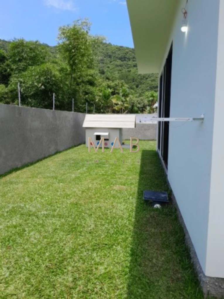 Casa de Alto Padrão à Venda em Lindo Condomínio na Cachoeira do Bom Jesus - Florianópolis SC!