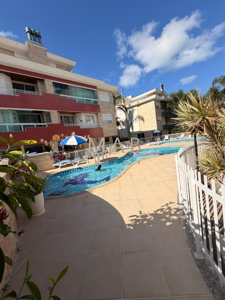 Apartamento mobiliado a 100metros do mar na Praia dos Ingleses com 110m², área de lazer com Piscina, Financiável via banco,? Florianópolis/SC!