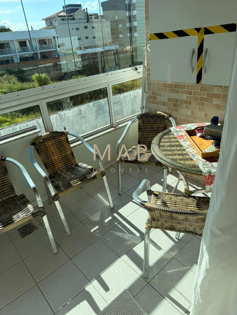 Apartamento mobiliado a 100metros do mar na Praia dos Ingleses com 110m², área de lazer com Piscina, Financiável via banco,? Florianópolis/SC!