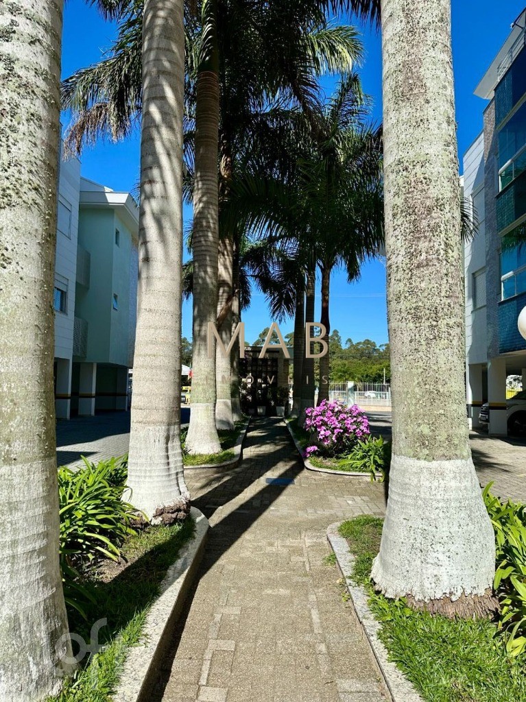 Apartamento mobiliado a 100metros do mar na Praia dos Ingleses com 110m², área de lazer com Piscina, Financiável via banco,? Florianópolis/SC!