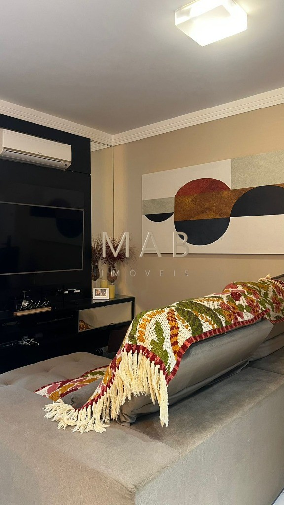 Apartamento mobiliado a 100metros do mar na Praia dos Ingleses com 110m², área de lazer com Piscina, Financiável via banco,? Florianópolis/SC!