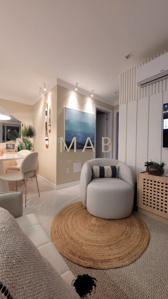 Apartamento com 2 dormitórios sendo 1 suíte à Venda em localização Privilegiada, na Praia de Ingleses - Florianópolis SC!
