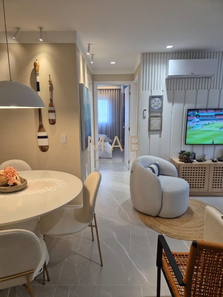 Apartamento com 2 dormitórios sendo 1 suíte à Venda em localização Privilegiada, na Praia de Ingleses - Florianópolis SC!