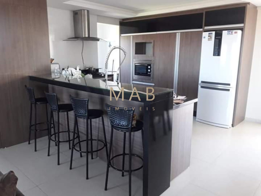 Cobertura de alto padrão à venda em Ingleses do Rio Vermelho, Florianópolis-SC: 3 quartos sendo 1 suíte, 2 salas, 2 banheiros, 1 vaga, 190m².