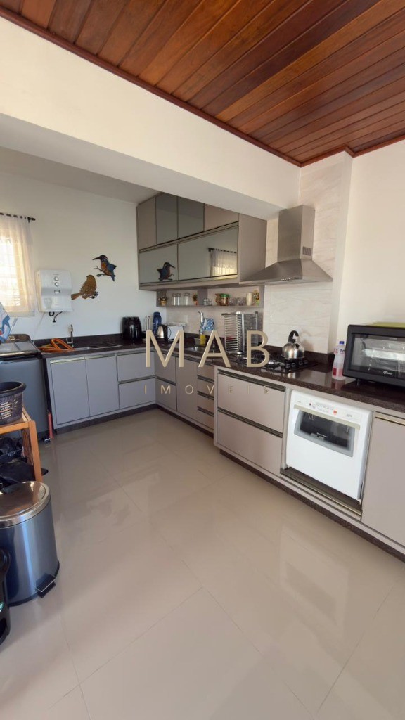 Venda de Apartamento de Luxo em Florianópolis-SC, Ingleses do Rio Vermelho - 3 Quartos, 3 Salas, 2 Banheiros, 2 Vagas - 213m²
