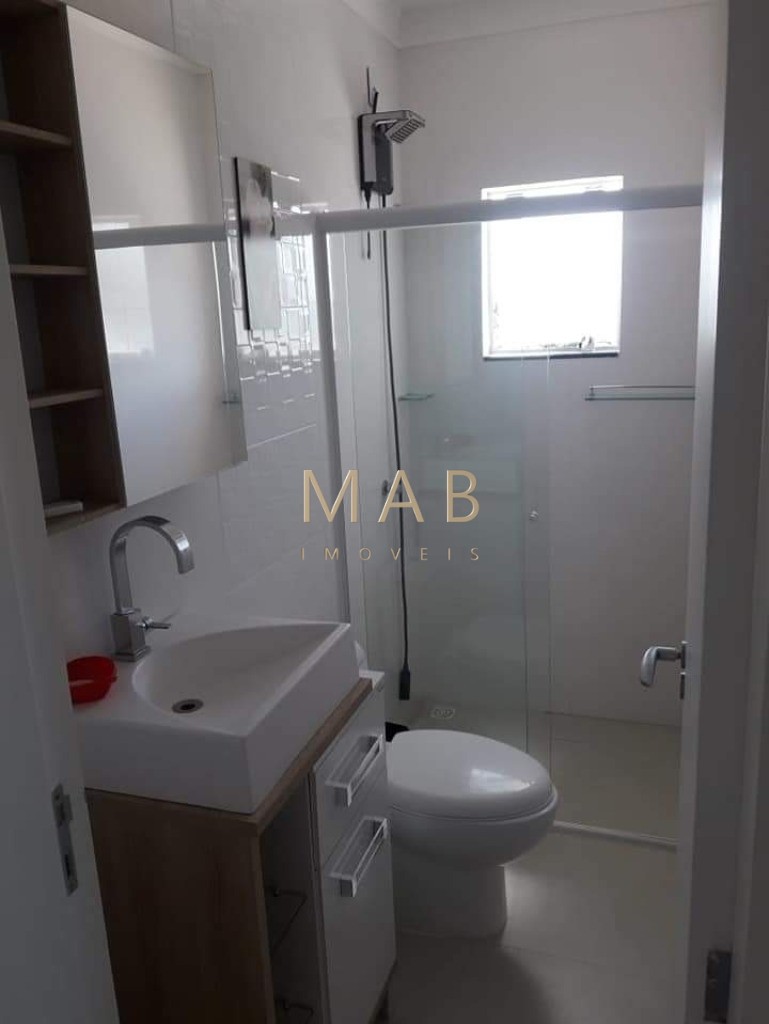 Cobertura de alto padrão à venda em Ingleses do Rio Vermelho, Florianópolis-SC: 3 quartos sendo 1 suíte, 2 salas, 2 banheiros, 1 vaga, 190m².