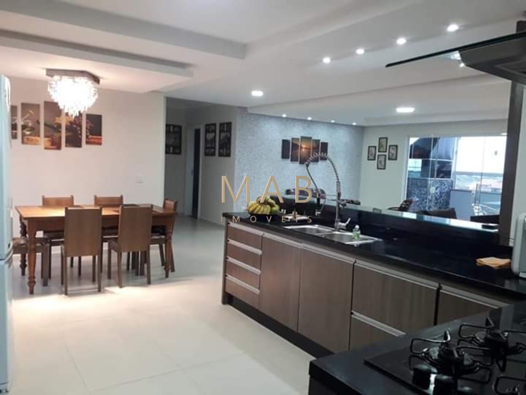 Cobertura de alto padrão à venda em Ingleses do Rio Vermelho, Florianópolis-SC: 3 quartos sendo 1 suíte, 2 salas, 2 banheiros, 1 vaga, 190m².