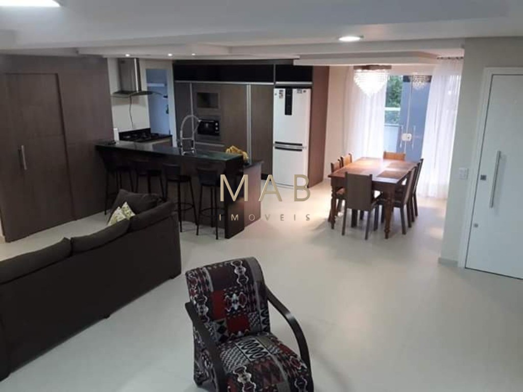 Cobertura de alto padrão à venda em Ingleses do Rio Vermelho, Florianópolis-SC: 3 quartos sendo 1 suíte, 2 salas, 2 banheiros, 1 vaga, 190m².