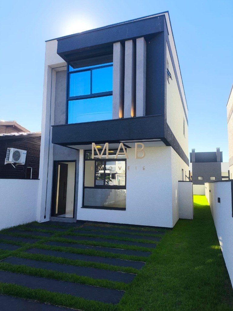 Imperdível casa à venda em Florianópolis-SC, 3 suítes sendo uma master, sala estar, Lavabo, vagas de garagem, 140,00m² - Ingleses do Rio Vermelho!