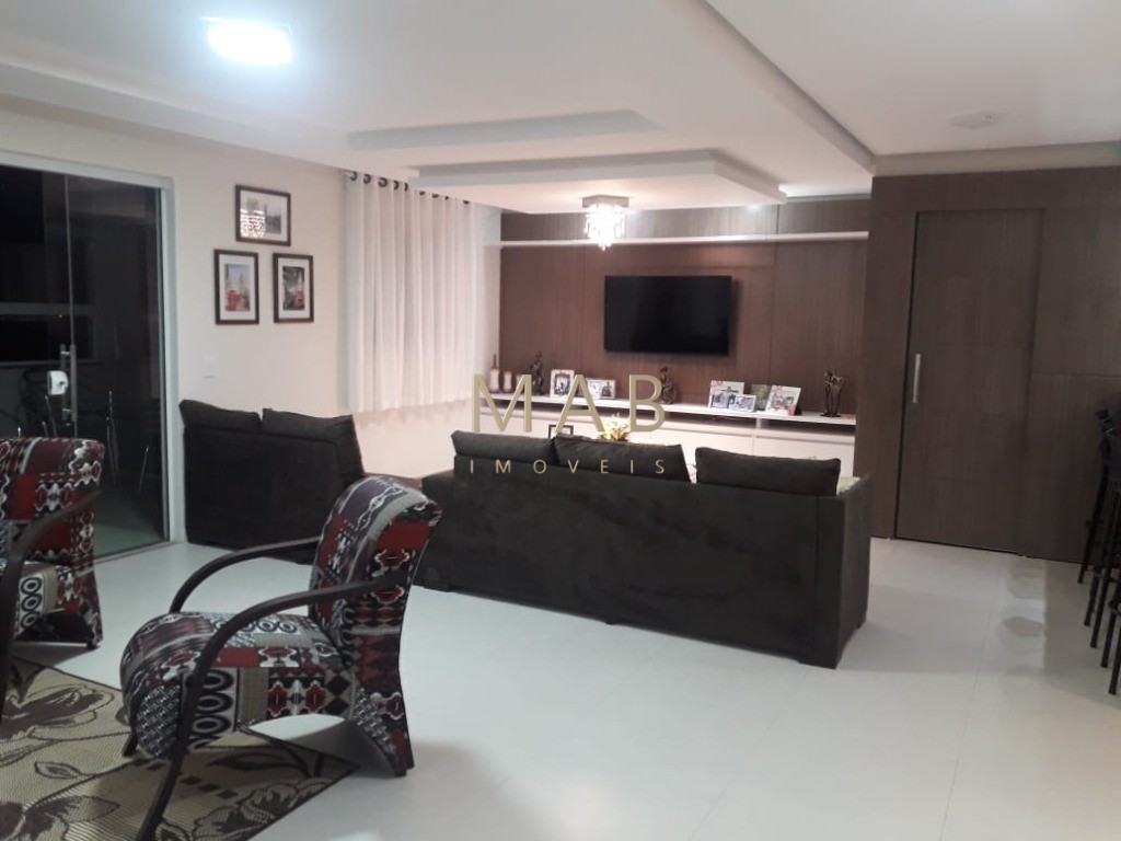 Cobertura de alto padrão à venda em Ingleses do Rio Vermelho, Florianópolis-SC: 3 quartos sendo 1 suíte, 2 salas, 2 banheiros, 1 vaga, 190m².