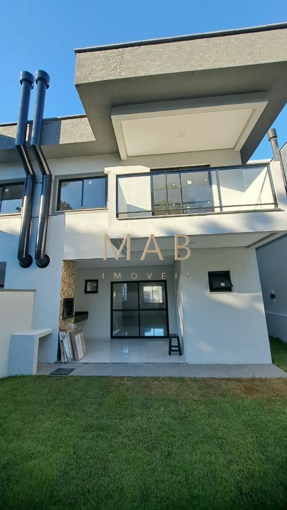 Casa Geminada de Alto Padrão à Venda em Ótima Localização na Praia de Ingleses - Florianópolis/SC!