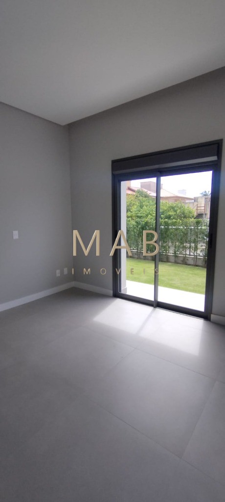 Vende-se Apartamento Garden, com 3 dormitórios sendo 1 suite, em Localização Nobre no Bairro Ingleses, Florianópolis/SC!
