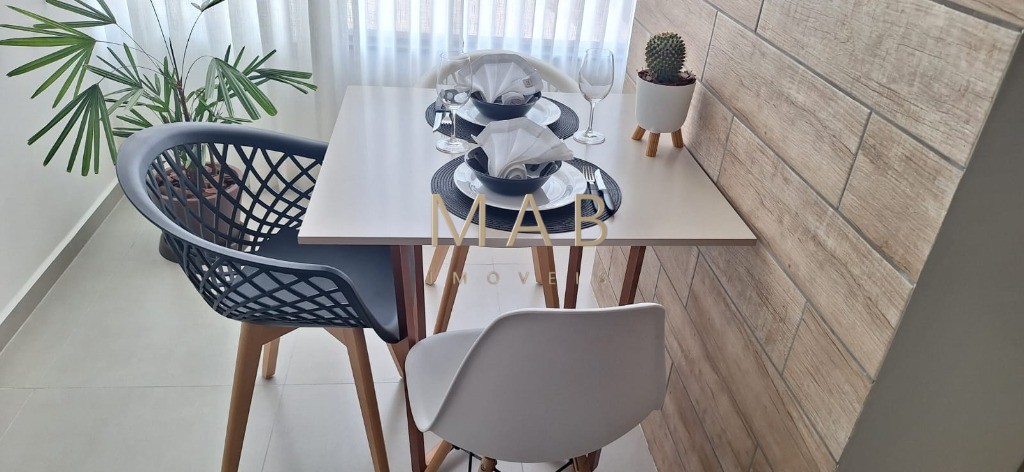 Apartamento mobiliado e decorado na praia dos ingleses , excelente oportunidade para moradia ou investimento!!