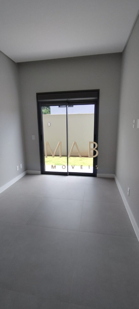Vende-se Apartamento Garden, com 3 dormitórios sendo 1 suite, em Localização Nobre no Bairro Ingleses, Florianópolis/SC!