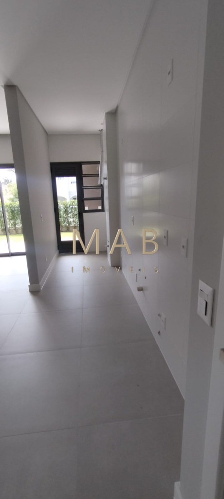 Vende-se Apartamento Garden, com 3 dormitórios sendo 1 suite, em Localização Nobre no Bairro Ingleses, Florianópolis/SC!
