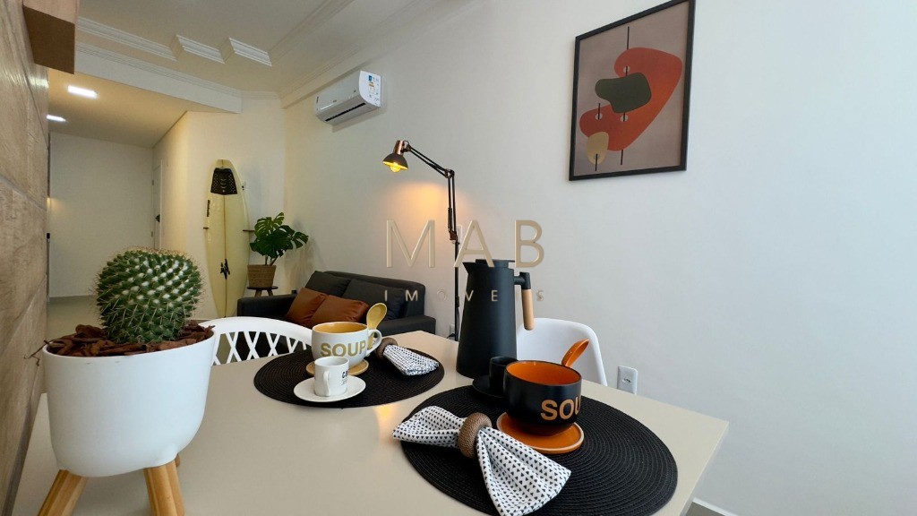 Apartamento mobiliado e decorado na praia dos ingleses , excelente oportunidade para moradia ou investimento!!