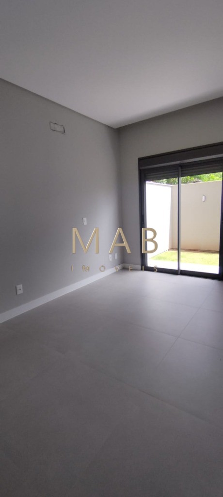 Vende-se Apartamento Garden, com 3 dormitórios sendo 1 suite, em Localização Nobre no Bairro Ingleses, Florianópolis/SC!