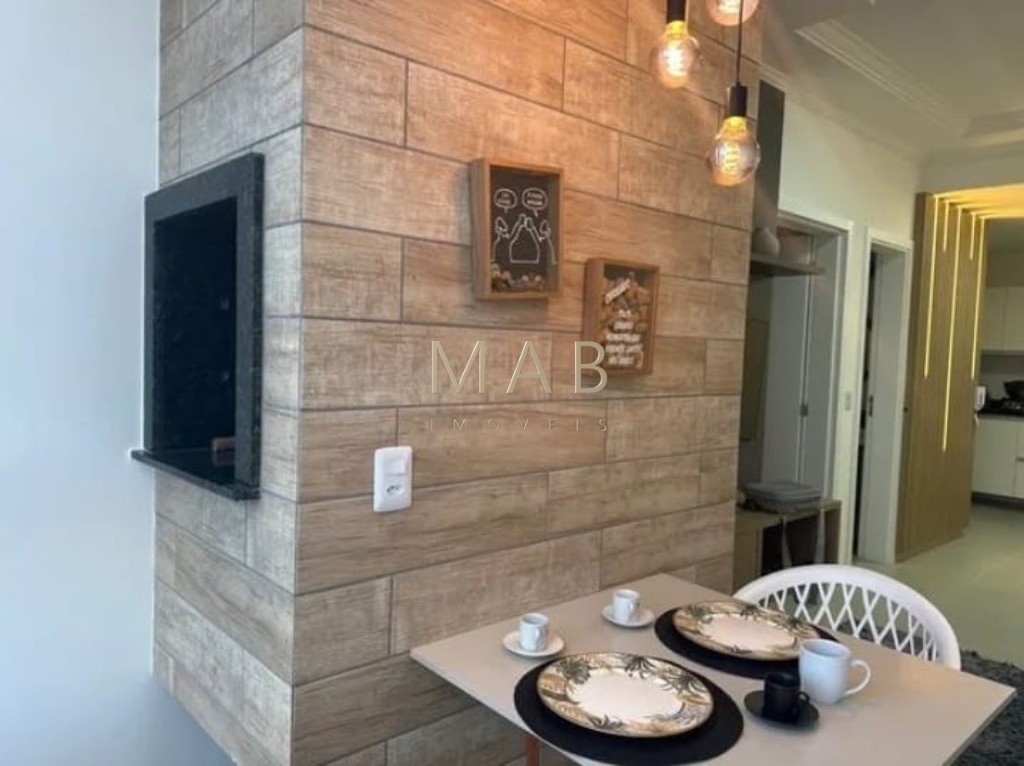 Apartamento mobiliado e decorado na praia dos ingleses , excelente oportunidade para moradia ou investimento!!