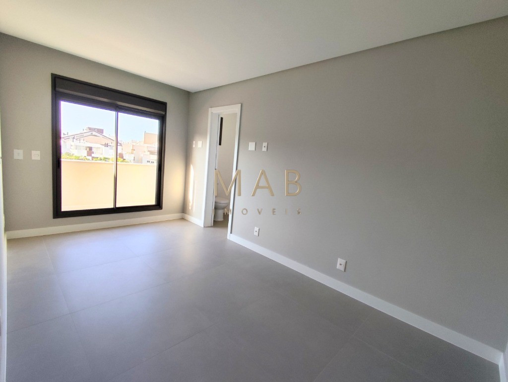 Apartamento DUPLEX à Venda em Localização Privilegiada na Praia de Ingleses, Florianópolis/SC!