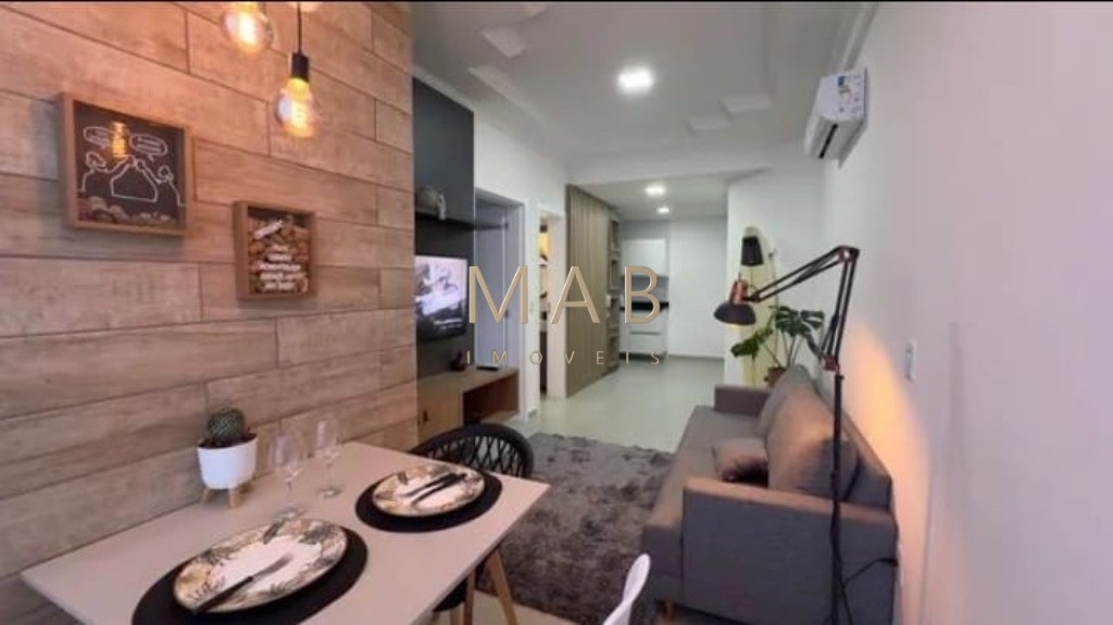 Apartamento mobiliado e decorado na praia dos ingleses , excelente oportunidade para moradia ou investimento!!
