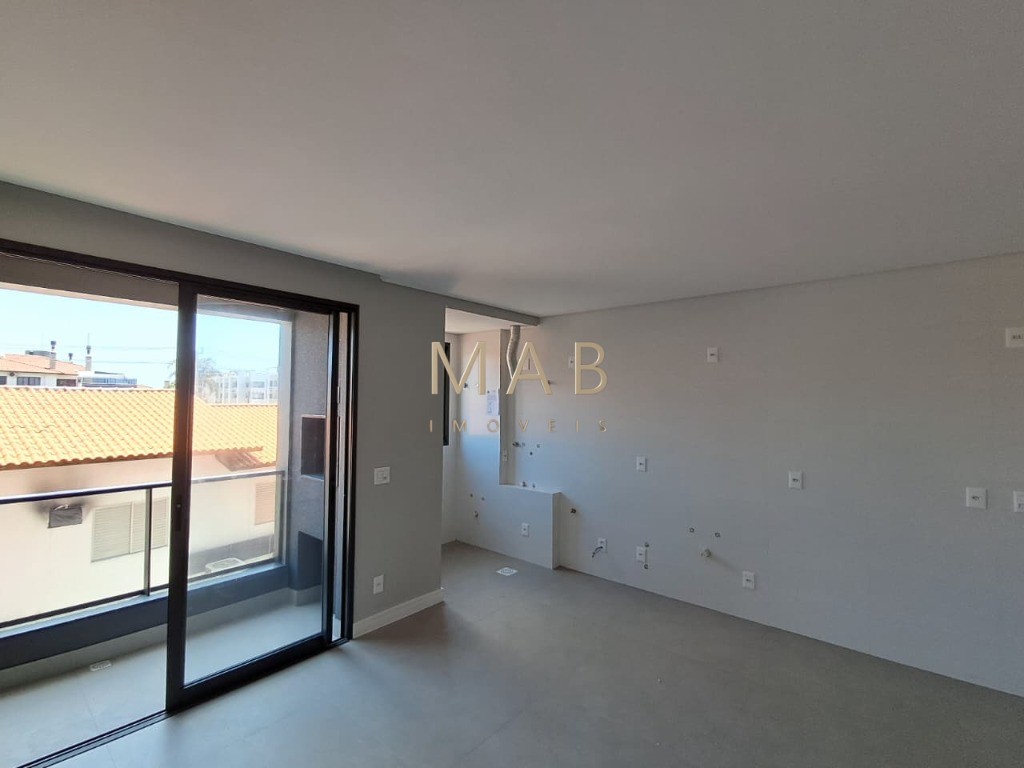 Apartamento de 2 quartos SENDO 1 suíte e vaga de garagem em Ingleses do Rio Vermelho, Florianópolis-SC.