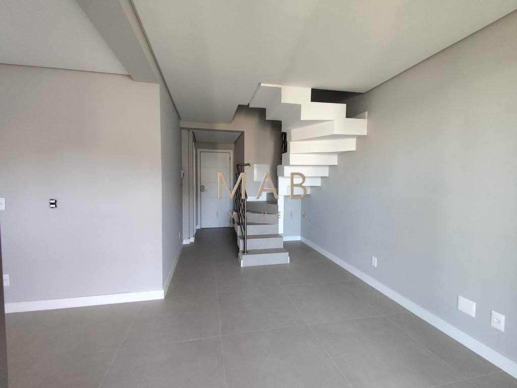 Apartamento DUPLEX à Venda em Localização Privilegiada na Praia de Ingleses, Florianópolis/SC!