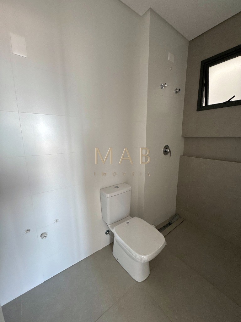 Apartamento à venda na Ilha da Magia, bairro Ingleses do Rio Vermelho, 2 quartos sendo 1 suíte, sala de estar/jantar, 1 vaga, 88,36m² de área. Venh