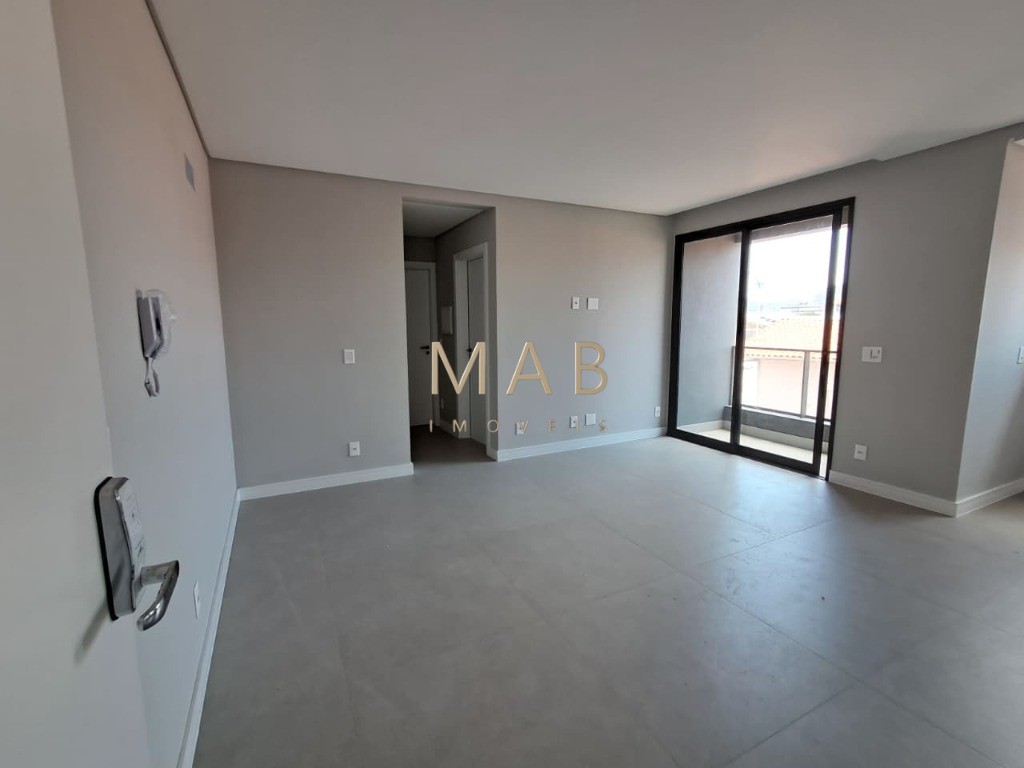 Apartamento de 2 quartos SENDO 1 suíte e vaga de garagem em Ingleses do Rio Vermelho, Florianópolis-SC.