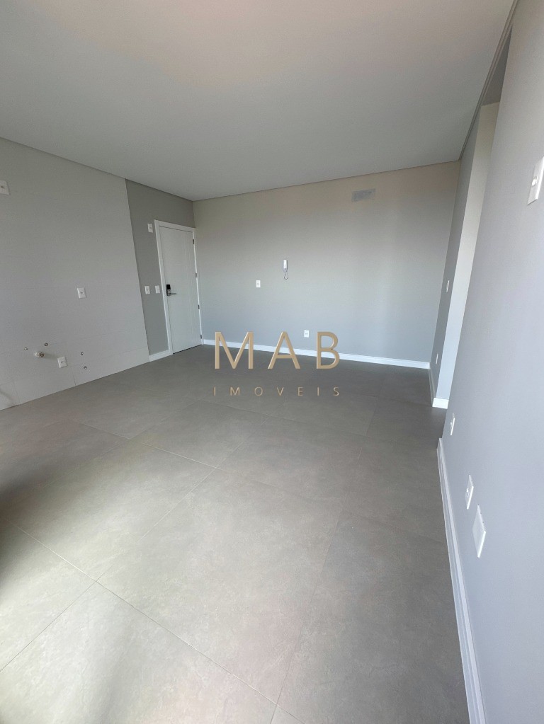 Apartamento à venda na Ilha da Magia, bairro Ingleses do Rio Vermelho, 2 quartos sendo 1 suíte, sala de estar/jantar, 1 vaga, 88,36m² de área. Venh