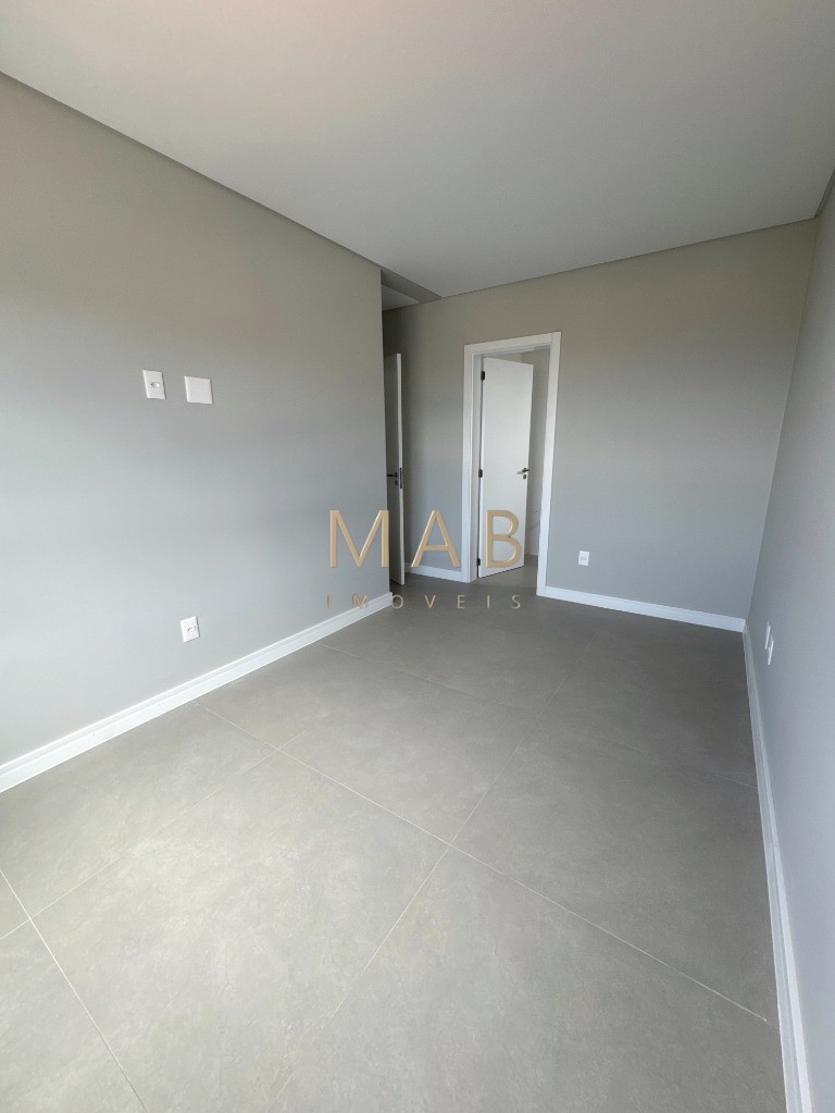 Apartamento à venda na Ilha da Magia, bairro Ingleses do Rio Vermelho, 2 quartos sendo 1 suíte, sala de estar/jantar, 1 vaga, 88,36m² de área. Venh