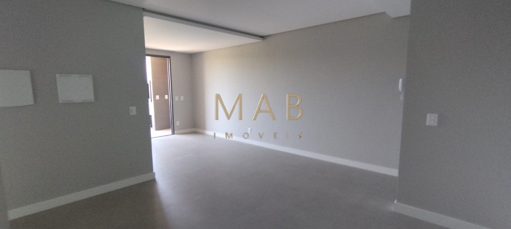 Lindo Apartamento contendo 2 Dormitórios sendo 1 Suíte à Venda na Praia de Ingleses, Florianópolis SC!!