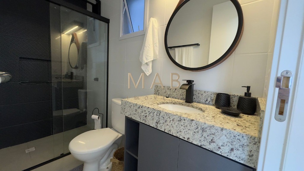 Apartamento mobiliado e decorado na praia dos ingleses , excelente oportunidade para moradia ou investimento!!