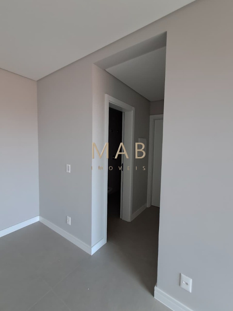 Apartamento de 2 quartos SENDO 1 suíte e vaga de garagem em Ingleses do Rio Vermelho, Florianópolis-SC.