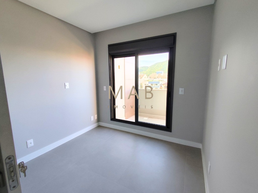 Apartamento DUPLEX à Venda em Localização Privilegiada na Praia de Ingleses, Florianópolis/SC!