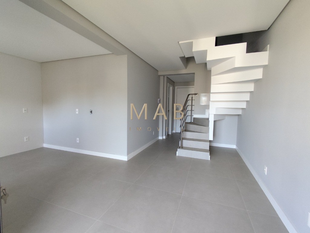 Apartamento DUPLEX à Venda em Localização Privilegiada na Praia de Ingleses, Florianópolis/SC!