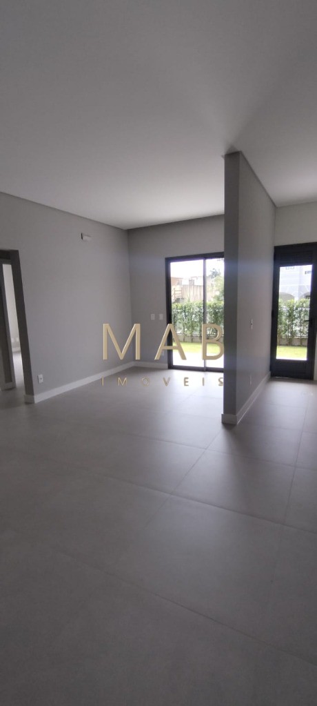 Vende-se Apartamento Garden, com 3 dormitórios sendo 1 suite, em Localização Nobre no Bairro Ingleses, Florianópolis/SC!