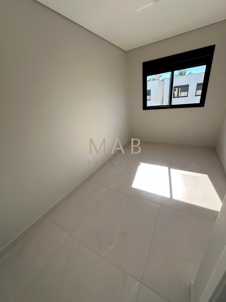 Sobrado NÃO Geminado à Venda na Praia dos Ingleses, Localizado à 1000 metros do MAR!!