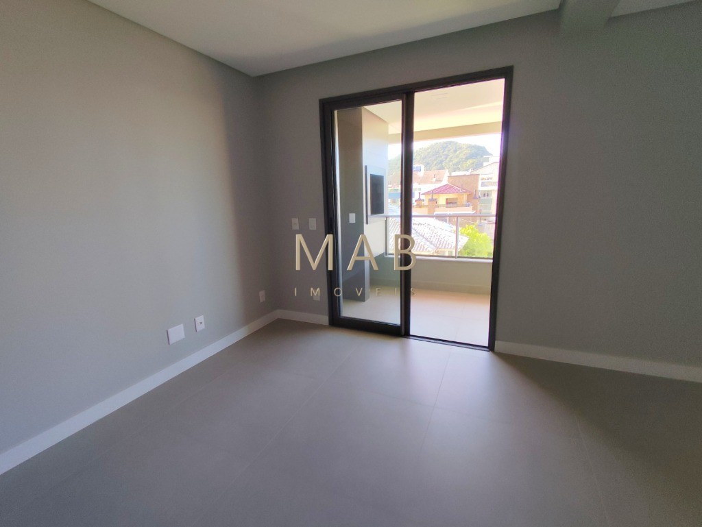 Apartamento DUPLEX à Venda em Localização Privilegiada na Praia de Ingleses, Florianópolis/SC!