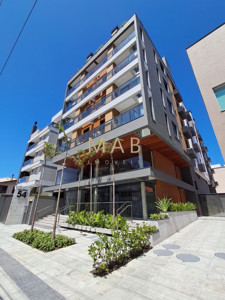 Apartamento de 2 quartos SENDO 1 suíte e vaga de garagem em Ingleses do Rio Vermelho, Florianópolis-SC.