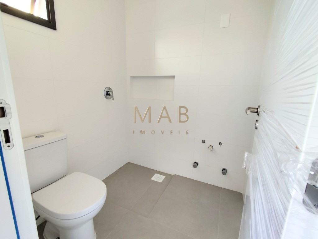 Apartamento DUPLEX à Venda em Localização Privilegiada na Praia de Ingleses, Florianópolis/SC!