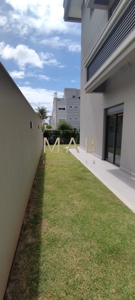 Vende-se Apartamento Garden, com 3 dormitórios sendo 1 suite, em Localização Nobre no Bairro Ingleses, Florianópolis/SC!
