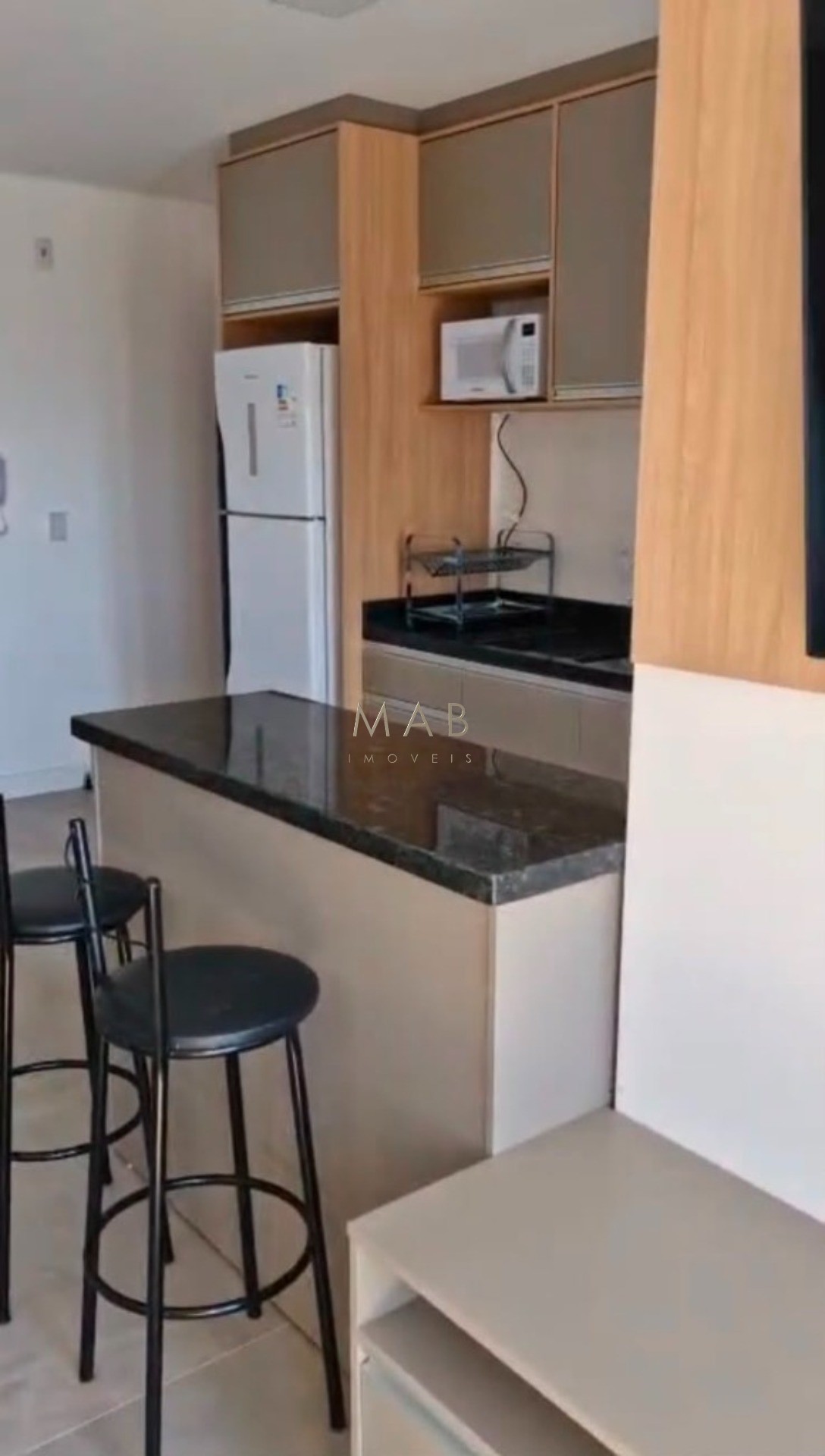 Apartamento com 2 Suítes à Venda no Saint Humbert Residence, a 80 metros da Praia dos Ingleses, Florianópolis/SC!